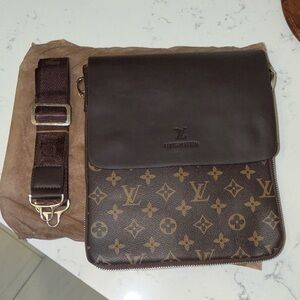 Crossbody purse